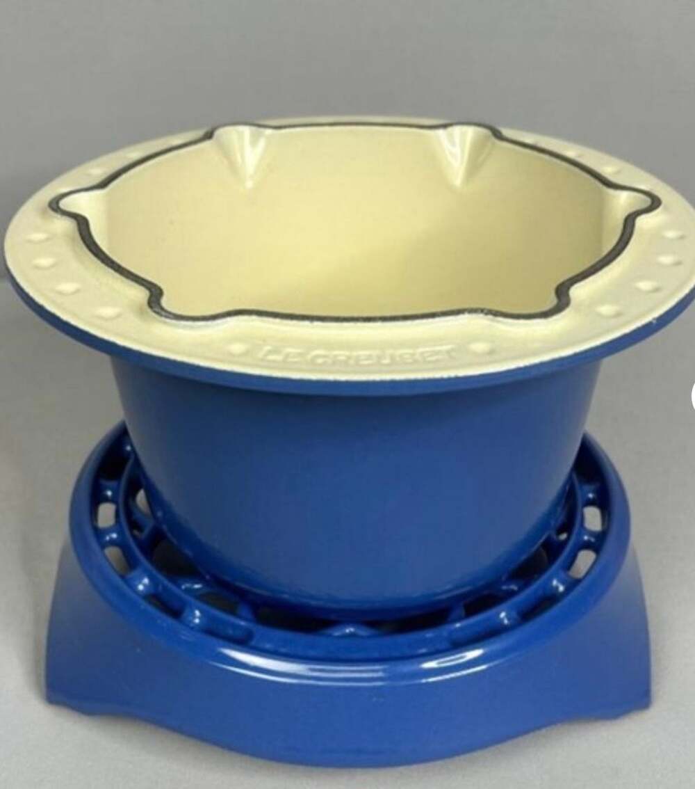 Le Creuset Blue Cast Iron Fondue Pot & Trivet Vintage New Condition 2 pc Set